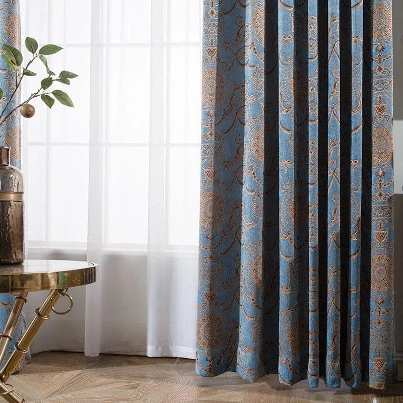 Rideau élégant avec motifs décoratifs pour salle de séjour, offrant une touche de sophistication et d'intimité à votre intérieur. Convient parfaitement aux espaces modernes, ajoutant une ambiance chaleureuse et accueillante. Translucide, il permet à la lumière de filtrer doucement, créant une atmosphère agréable et lumineuse. Accessoire idéal pour améliorer votre décoration intérieure avec style.