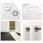 Image de rideau de douche blanc avec anneaux métalliques de 7 cm, présentant des propriétés imperméables, permettant de protéger efficacement la salle de bain contre les éclaboussures d'eau. Ce rideau est idéal pour une installation facile grâce à ses œillets robustes.