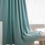 Rideau opaque couleur bleu clair, idéal pour une décoration intérieure moderne et élégante. Ce rideau offre une excellente protection contre la lumière et préserve votre intimité. Parfait pour le salon ou la chambre à coucher, il s'adapte à tout type d'intérieur en ajoutant une touche de sophistication et de calme.