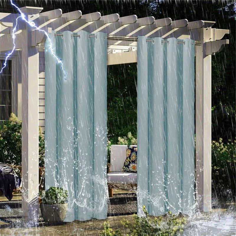 Rideaux d'extérieur résistants aux intempéries pour pergola, offrant une protection efficace contre la pluie et le vent. Idéal pour créer un espace extérieur confortable et protégé. Ces rideaux imperméables sont parfaits pour les terrasses et jardins, ajoutant une touche esthétique tout en protégeant vos meubles d'extérieur.