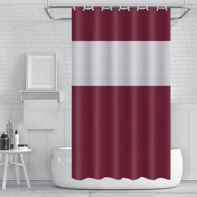 Rideau de douche élégant rouge et blanc, parfait pour ajouter une touche moderne et raffinée à votre salle de bain. Ce rideau avec motif géométrique offre une esthétique contemporaine tout en assurant intimité et protection contre les éclaboussures. Transformez votre espace avec cet accessoire chic et pratique, idéal pour harmoniser la décoration de votre salle de bain.