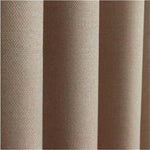 Rideau beige élégant avec texture subtile, idéal pour sublimer la décoration intérieure et créer une ambiance chaleureuse dans le salon ou la chambre. Accessoire de maison au design moderne.