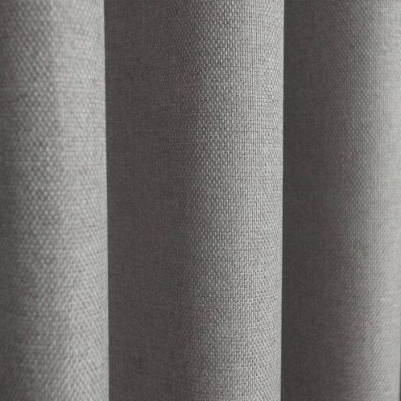 Rideau gris élégant avec un motif discret, idéal pour une décoration moderne et raffinée, ajoutant une touche de sophistication à n'importe quelle pièce. Adapté pour les salons, chambres ou bureaux.