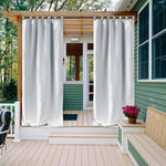 Rideaux d'extérieur blancs élégants pour patio ou pergola, offrant intimité et protection solaire, parfaits pour embellir votre espace extérieur. Idéal pour créer une ambiance chaleureuse sur votre terrasse ou véranda. Faciles à installer, ces rideaux apportent une touche moderne et raffinée.