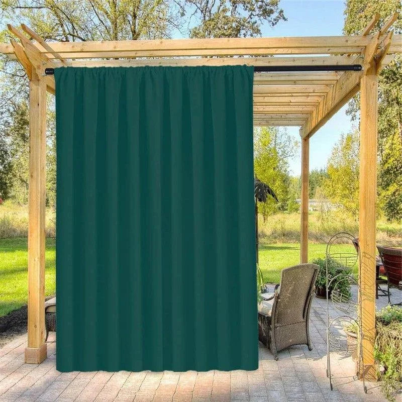 Rideau d'extérieur vert foncé pour pergola, idéal pour améliorer l'intimité et ajouter une touche élégante à votre jardin. Parfait pour créer un espace ombragé et confortable lors des journées ensoleillées. Ajoutez du style et de la fonctionnalité à votre espace extérieur avec ce rideau facile à installer.