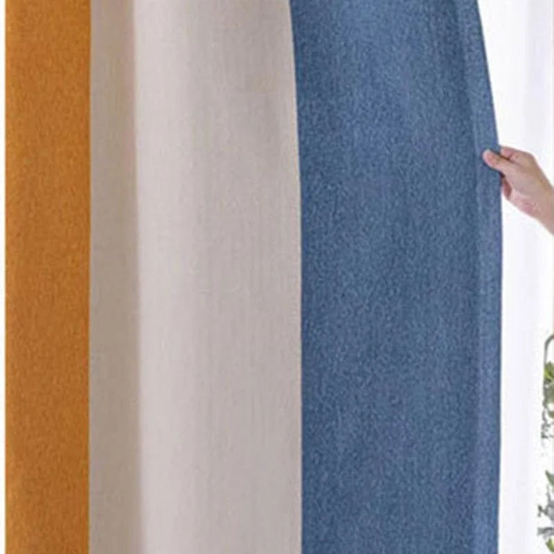 Rideaux décoratifs multicolores, parfaits pour apporter une touche moderne à votre intérieur. Disponibles en teintes bleu, beige et ocre, ces rideaux ajoutent style et fonctionnalité à votre espace. Idéaux pour le salon ou la chambre.