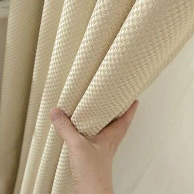Rideau beige avec motif tissé, idéal pour ajouter une touche élégante à votre intérieur. Parfait pour le salon ou la chambre, ce rideau combine esthétisme et fonctionnalité, offrant intimité et style à votre espace.