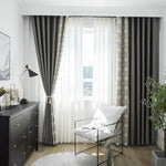 Rideaux modernes pour salon, élégants et décoratifs, laissant entrer la lumière naturelle tout en préservant l'intimité. Idéal pour une décoration contemporaine. Le contraste des teintes apporte une touche sophistiquée à votre intérieur.