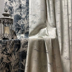 Rideaux élégants avec motifs de feuilles, parfaits pour ajouter une touche de sophistication à votre intérieur. Leur design raffiné, combiné à des teintes naturelles, crée une ambiance apaisante et moderne. Idéal pour salons ou chambres, ce duo de rideaux assure élégance et intimité à votre espace de vie.