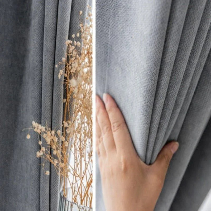 Rideaux gris élégants, combinaison parfaite d'intimité et de style pour votre intérieur. Ces rideaux ajoutent une touche moderne à toute pièce, offrant une ambiance chaleureuse. Idéals pour salons, chambres à coucher ou bureaux, leur design intemporel s'intègre facilement à divers décors. Transformez votre espace avec ces rideaux esthétiques et fonctionnels.