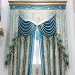 Rideaux élégants et décoratifs pour salon, avec motifs floraux et frange à perles colorées. Design raffiné et classique, idéal pour apporter une touche de luxe à votre intérieur. Ces rideaux sont parfaits pour les espaces de vie sophistiqués.
