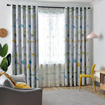 Rideaux imprimés d'animaux pour chambre d'enfant, offrant une ambiance ludique et colorée. Parfaits pour apporter une touche de fantaisie à la décoration intérieure, ces rideaux sont idéaux pour la chambre des petits. Ils transforment l'espace en un univers doux et accueillant, stimulant l'imagination et favorisant le jeu.