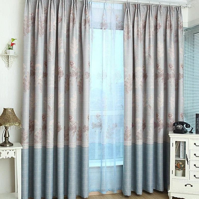 Rideaux élégants avec motifs floraux pour une ambiance cosy et chic. Idéal pour un salon moderne ou une chambre apaisante. Ces rideaux combinent esthétisme et fonctionnalité tout en ajoutant une touche de sophistication à votre intérieur. Profitez d'une décoration renouvelée et d'une intimité préservée grâce à ces magnifiques rideaux.
