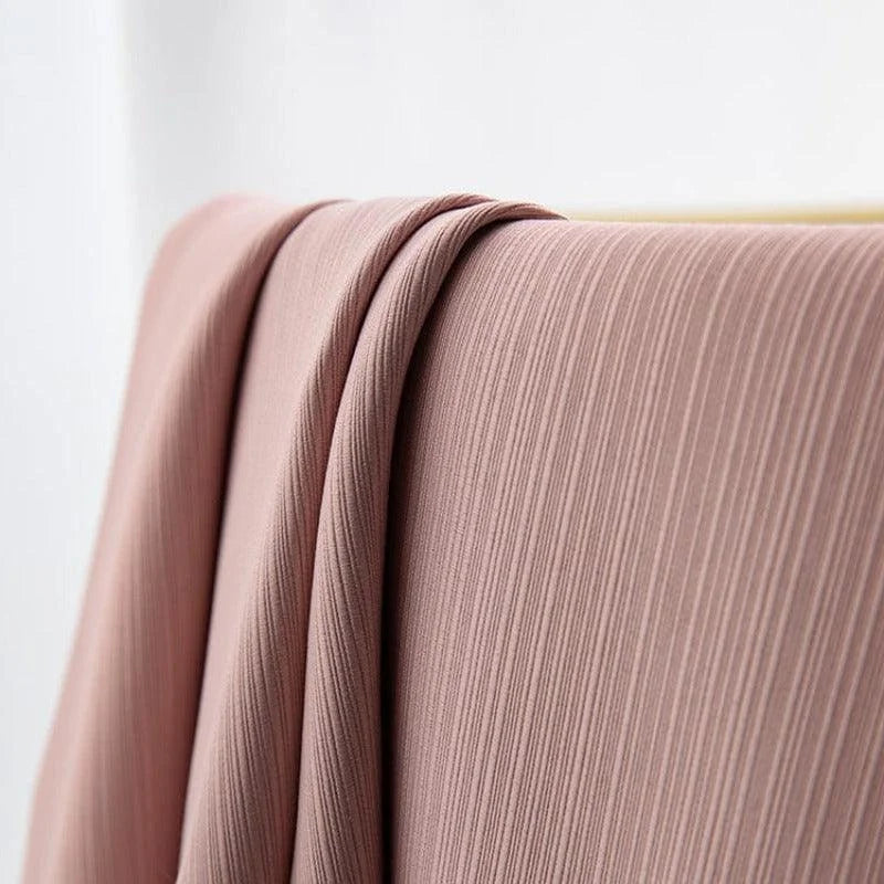 Drapé élégant dans une teinte rose douce, idéal pour une ambiance chaleureuse et moderne. Ce textile tendance convient parfaitement pour des rideaux ou des décorations intérieures, ajoutant une touche de sophistication subtile à votre espace de vie.