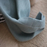 rideau imitation lin bleu gris moderne tissage apparent tringle noire opacité variable minimaliste texture