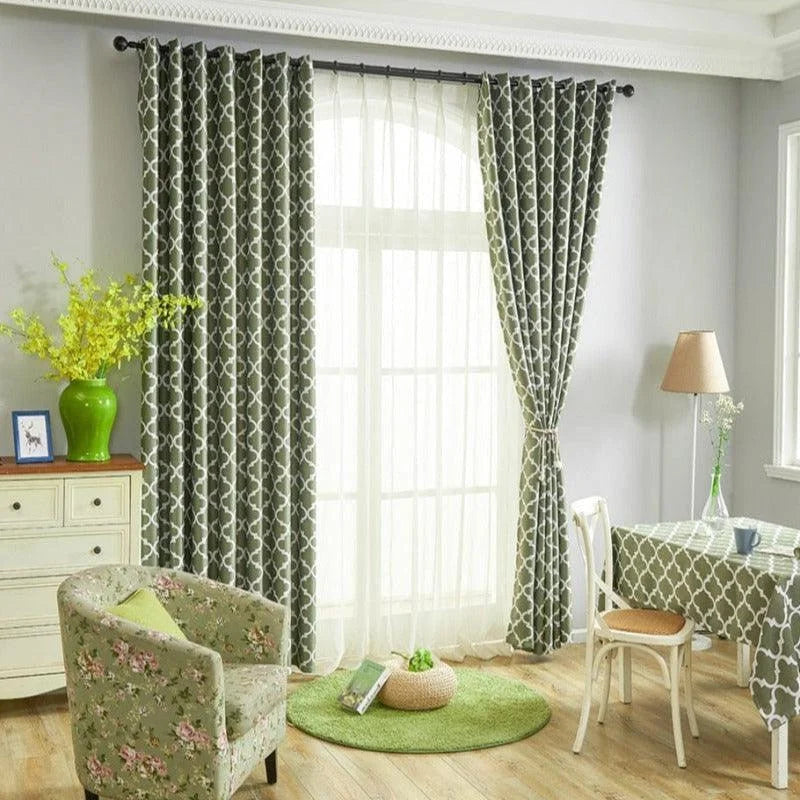 Rideaux élégants à motifs géométriques pour salon moderne, apportant une touche déco sophistiquée à votre intérieur. Accessoires de maison chic pour habiller vos fenêtres avec style. Parfaits pour une ambiance cosy et harmonieuse.