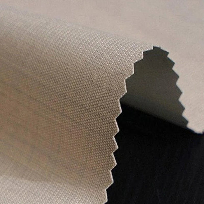 Tissu beige avec bordure dentelée, idéal pour la décoration intérieure et la conception de rideaux sur mesure, offrant élégance et qualité pour sublimer votre espace de vie moderne.