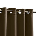 Rideau occultant marron avec anneaux en métal pour tringle, idéal pour créer une ambiance cosy et chaleureuse dans votre intérieur. Ce rideau assure une protection optimale contre la lumière tout en ajoutant une touche d'élégance à votre décoration. Parfait pour les chambres à coucher ou les salons, il s'intègre facilement dans tout style de décoration.