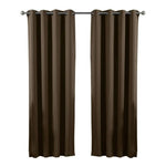 Rideaux marron élégants avec œillets, parfaits pour ajouter une touche moderne à votre décoration intérieure. Leur design intemporel et leur couleur riche apportent chaleur et sophistication à toute pièce. Idéal pour les salons ou chambres à coucher, offrant intimité et style.