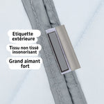 Système magnétique renforcé du rideau de porte, composé d’un aimant puissant, d’un tissu non tissé insonorisant et d’un revêtement extérieur robuste.