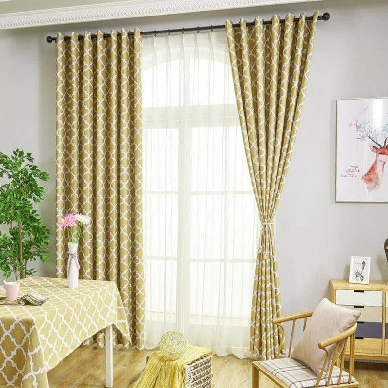 Rideaux à motifs géométriques modernes pour salon, parfaits pour embellir votre décoration intérieure. Ces rideaux apportent une touche élégante et contemporaine à votre espace de vie. Idéal pour un salon lumineux et accueillant.