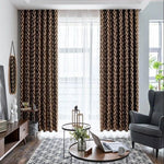 Design élégant de rideau marron avec motifs géométriques pour salon moderne, offrant une touche déco raffinée et sophistiquée à votre intérieur. Conçu pour optimiser la lumière naturelle tout en préservant l'intimité. Idéal pour une ambiance chaleureuse et accueillante. Adapté aux tendances contemporaines du design d'intérieur.