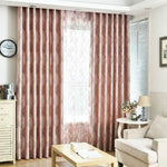 Rideaux élégants pour salon, offrant une touche de sophistication et d'intimité. Ces rideaux aux motifs délicats et aux tons chaleureux complètent parfaitement la décoration d'intérieur, créant une ambiance accueillante et stylée. Parfaits pour filtrer la lumière tout en ajoutant une dimension esthétique à votre espace de vie.