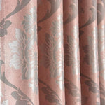 Rideau élégant avec motif floral, offrant une touche raffinée à votre intérieur. Parfait pour ajouter une ambiance chaleureuse et sophistiquée à votre salon ou chambre à coucher. Son design décoratif s'harmonise facilement avec divers styles d'intérieur. Idéal pour ceux qui cherchent à renouveler leur décoration avec goût.