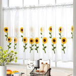 Rideau décoratif pour cuisine avec motif de tournesols, idéal pour ajouter une touche lumineuse et naturelle à votre intérieur. Ce rideau élégant s'adapte parfaitement à toute décoration, apportant chaleur et convivialité à votre espace de vie. Parfait pour filtrer la lumière tout en maintenant une ambiance ensoleillée. Adapté aux fenêtres de cuisine, il offre une décoration florale chic et accueillante.