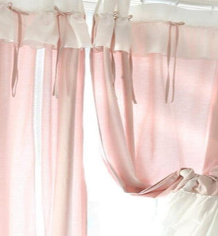 Rideaux élégants rose clair pour une décoration moderne, ajoutant une touche de douceur et de sophistication à votre intérieur. Solution idéale pour habiller vos fenêtres avec style et offrir une ambiance chaleureuse et accueillante dans votre séjour ou chambre. Rideaux suspendus facilement, adaptés à toutes les tringles standard.