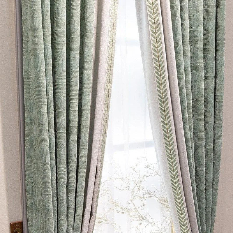 Rideaux élégants aux teintes vert pastel, ornés de motifs subtils. Parfaits pour ajouter une touche raffinée à votre intérieur, ces rideaux se marient harmonieusement avec divers styles de décoration. Idéals pour filtrer la lumière tout en préservant l’intimité, ils apportent une ambiance sereine et accueillante à votre salon ou chambre.
