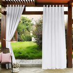 Rideaux d'extérieur blancs offrant une touche élégante à votre terrasse. Accessoire idéal pour ajouter de l'intimité tout en permettant de profiter d'une vue paisible sur le jardin. Facile à installer avec des boucles pratiques pour une ambiance douce et accueillante. Parfait pour les espaces extérieurs, tels que pergolas ou vérandas. Convient pour créer un espace ombragé et relaxant dans votre jardin.