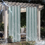Rideaux extérieurs résistants à la pluie et au vent, parfaits pour pergola ou terrasse. Protection idéale contre les intempéries avec une fixation facile par oeillets. Améliorez l'esthétique de votre espace extérieur tout en assurant confort et intimité. Accessoire essentiel pour jardins et patios.
