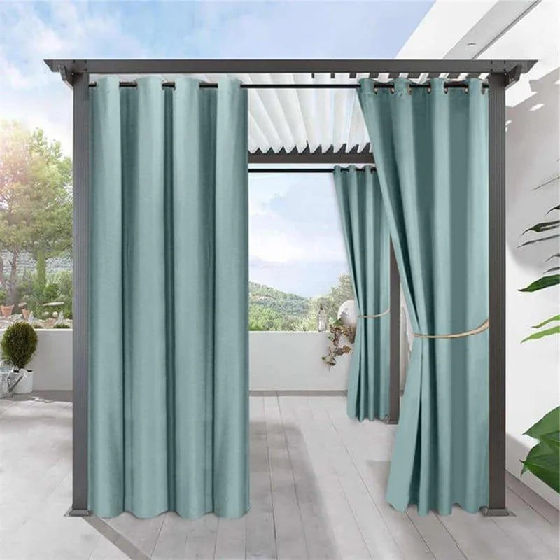 Rideaux turquoise pour pergola extérieure, parfaits pour créer un espace ombragé élégant sur votre terrasse. Ces rideaux offrent une belle protection solaire tout en ajoutant une touche de style à votre jardin. Idéal pour les moments de détente en plein air, ces rideaux habillent votre pergola avec élégance et modernité. Installation facile, convient à tous les types d'espaces extérieurs.