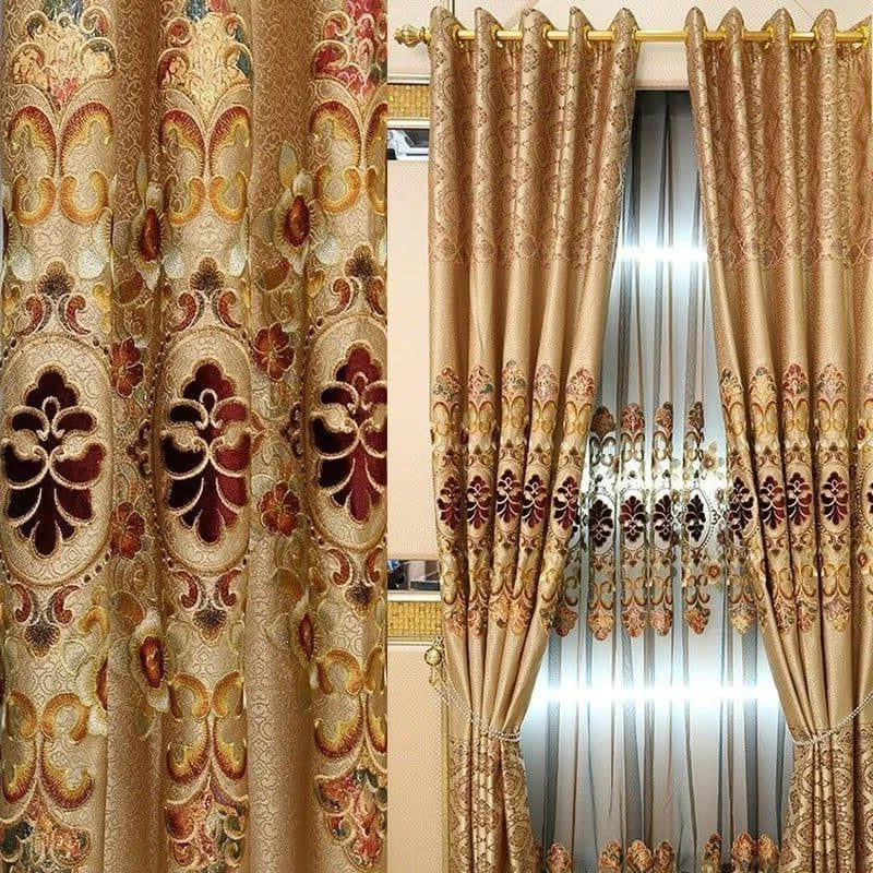 Rideaux luxueux avec motifs baroques, conçus pour apporter une touche d'élégance à votre intérieur. La richesse des motifs floraux et les couleurs chaudes transforment votre espace de vie en un sanctuaire sophistiqué. Ces rideaux procurent une ambiance royale tout en ajoutant une dimension esthétique et fonctionnelle à vos fenêtres. Parfaits pour le salon ou la chambre à coucher, ils garantissent intimité et style.