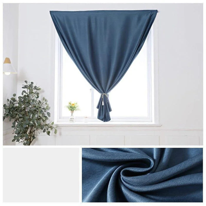 Grand rideau bleu pour fenêtre, design élégant avec nouage central, idéal pour chambre ou salon, ajoutant une touche de sophistication à tout intérieur moderne. Convient pour créer une atmosphère chaleureuse et accueillante.