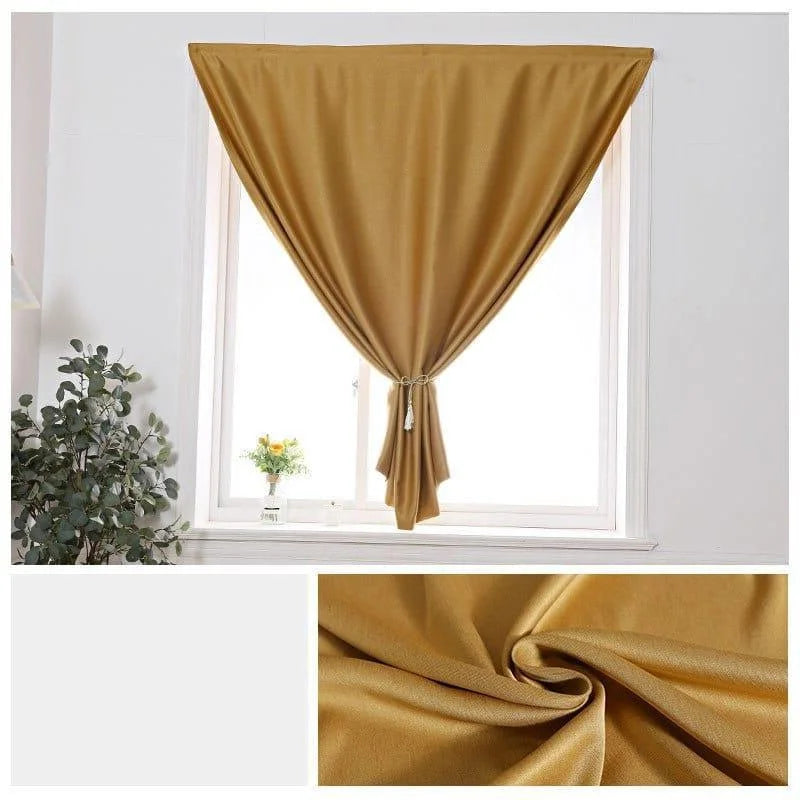 Rideau élégant ocre pour fenêtre, ajoutez une touche chaleureuse et moderne à votre espace intérieur. Idéal pour le salon ou la chambre, ce rideau rehausse la décoration avec son design raffiné. Fixation pratique incluse pour un ajustement personnalisé. Créez une ambiance accueillante et sophistiquée dans votre maison.