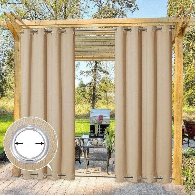 Rideaux d'extérieur beige pour pergola, idéals pour créer un espace ombragé et intime dans votre jardin. Faciles à installer grâce aux œillets résistants. Parfaits pour protéger votre terrasse du soleil tout en ajoutant une touche élégante à votre aménagement extérieur.