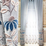 Rideaux élégants avec motifs floraux en relief, parfaits pour ajouter une touche de sophistication à votre intérieur. Ces rideaux aux tonalités douces et harmonieuses sont idéals pour décorer un salon ou une chambre, combinant esthétisme et fonctionnalité pour une ambiance accueillante et raffinée.