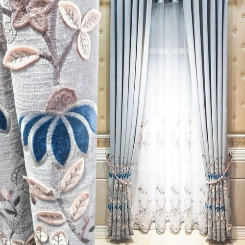 Rideaux élégants avec motifs floraux en relief, parfaits pour ajouter une touche de sophistication à votre intérieur. Ces rideaux aux tonalités douces et harmonieuses sont idéals pour décorer un salon ou une chambre, combinant esthétisme et fonctionnalité pour une ambiance accueillante et raffinée.