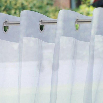 Rideau élégant à oeillets pour salon moderne, style épuré et lumineux, idéal pour une décoration intérieure contemporaine, laissant passer la lumière tout en préservant l'intimité. Adapté pour fenêtres de séjour ou chambre, ce rideau apporte une touche de sophistication et de fraîcheur à votre maison. Installation facile grâce aux anneaux métalliques robustes.