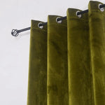 Rideaux vert olive avec œillets, prêt à poser. Élégant pour la décoration intérieure, parfait pour le salon ou la chambre. Ajoute une touche de sophistication et de confort à votre espace de vie. Facile à installer sur une tringle standard.