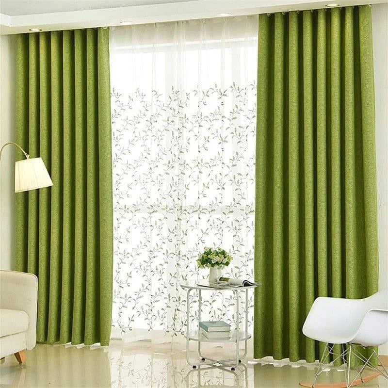 Rideau vert élégant pour salon moderne, double vitrage avec motif floral, accentue l'élégance intérieure, idéal pour filtrer la lumière naturelle, accessoire décoratif pour maison contemporaine.