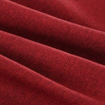Rideau élégant rouge bordeaux offrant une touche chaleureuse et sophistiquée à votre intérieur. Design harmonieux idéal pour salon, chambre ou bureau, ajoutant une ambiance cosy et moderne à votre espace de vie.
