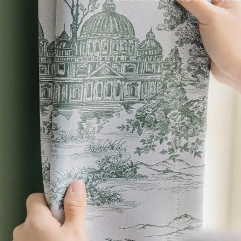 Rideau élégant avec motif architectural et floral, idéal pour ajouter une touche de charme vintage à votre intérieur. Design raffiné inspiré d'un paysage classique, parfait pour embellir le salon ou la chambre avec une ambiance sophistiquée et accueillante. Accessoire déco incontournable pour personnaliser votre espace de vie.