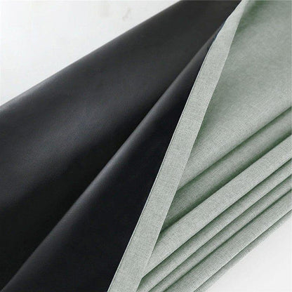 Tissu noir et gris pour projets de couture, idéal pour vêtements et accessoires, qualité supérieure, design élégant et moderne. Disponible en plusieurs tailles pour s'adapter à vos besoins créatifs.