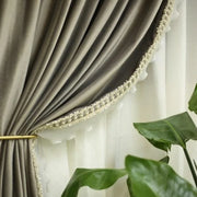 rideau porte coulissante velours gris blanc dorées bordure florale classique