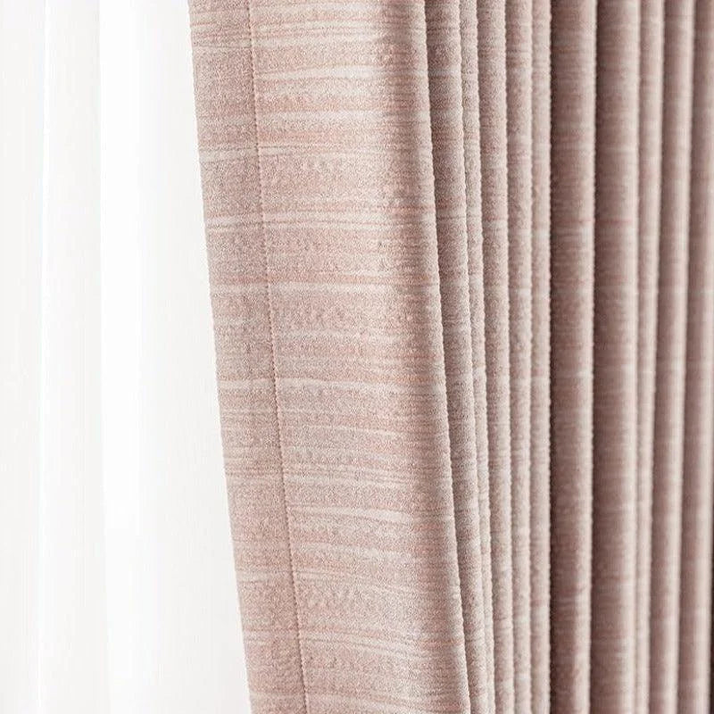 Rideau élégant rose à motifs, idéal pour décorer votre intérieur avec une touche sophistiquée. Ce rideau offre un design moderne et s'intègre parfaitement dans tout type de décoration d’intérieur, apportant à la fois intimité et style à votre espace.