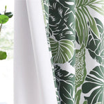 Rideau décoratif avec motifs feuillagés verts et blancs, idéal pour ajouter une touche de nature à votre intérieur. Parfait pour le salon ou la chambre, ce design apporte fraîcheur et élégance à tout espace.