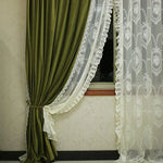 Rideaux élégants pour salon, combinant un design classique avec des motifs décoratifs. Une touche de sophistication et d'intimité pour vos espaces intérieurs, parfaite pour les fenêtres de maison. Disponible en plusieurs dimensions pour s'adapter à toutes les pièces.